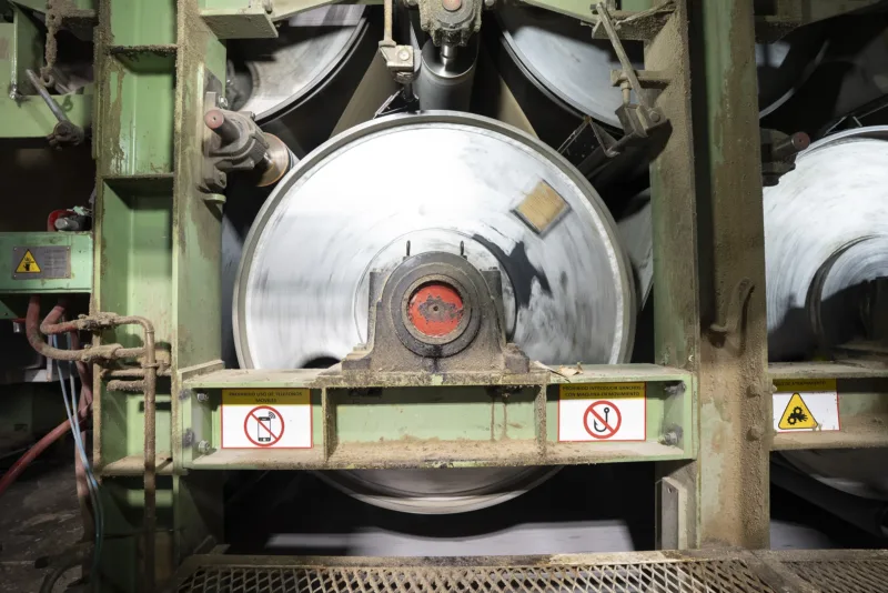 Cilindros secadores de la máquina de papel de Rainap, que trabaja las 24 horas